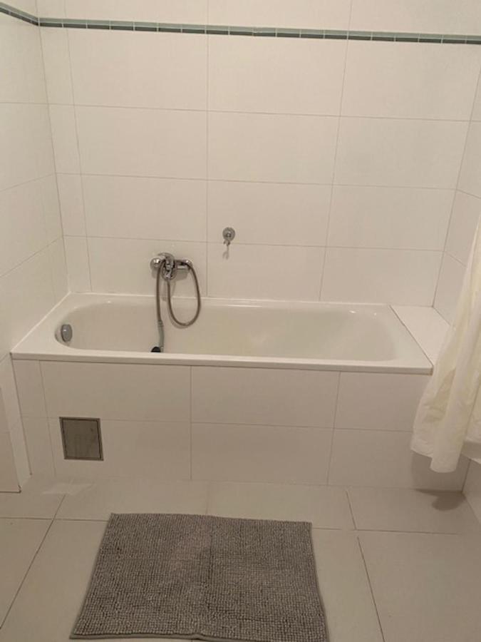 Large 3 Bedroom Family With Balcony Apartmán
